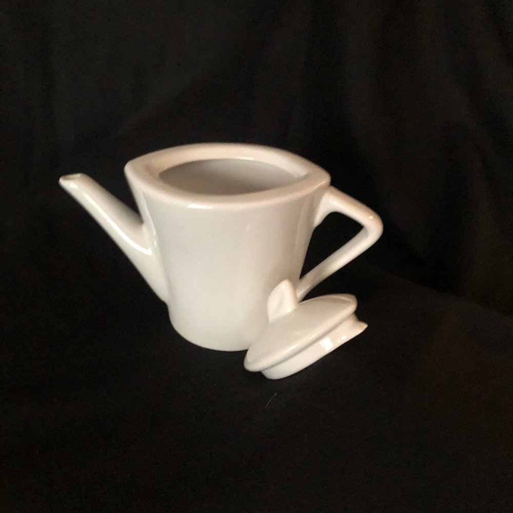 Tea pot